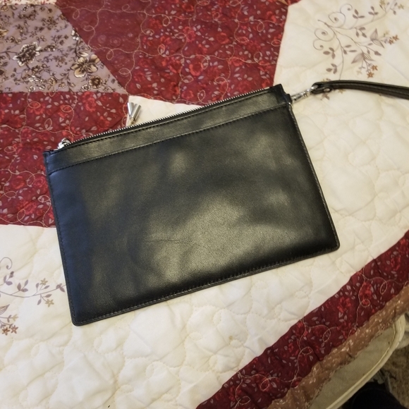 Michael kors wristlet - Picture 2 of 2